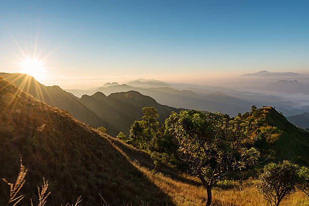 istock mountain ridge with mist and bright sunny in summer morning 513112332