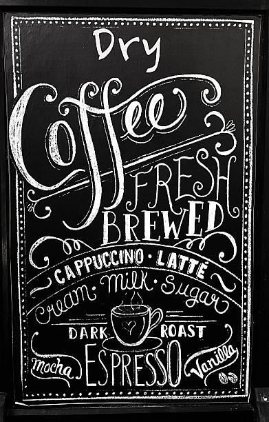 café menu no quadro negro - caramel latté coffee cafe macchiato imagens e fotografias de stock