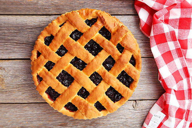 istock Homemade pie on grey wooden background 513118650