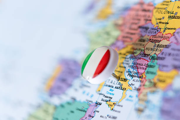 istock European map with italian flag needle 513119528