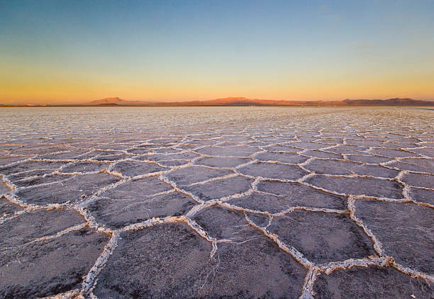istock purple sunset on Uyuni saline, salar 513129586