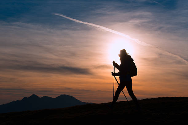 no caminho para uma peregrinação - peregrino - fotografias e filmes do acervo