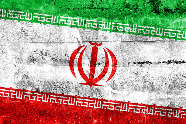 istock Iran Flag painted on grunge wall 513136789