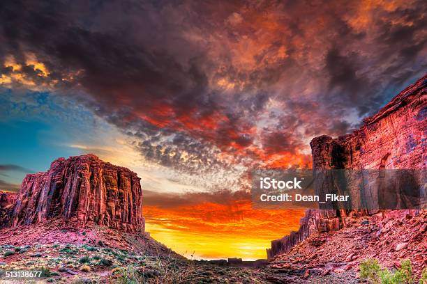 Sunset In The Utah Desert Stock Photo - Download Image Now - Cliff, Cloud - Sky, Cloudscape