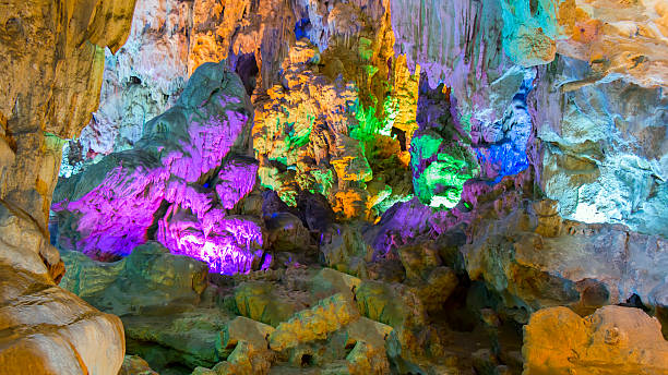 istock Dong Thien Palace Cave in Halong. 513161169