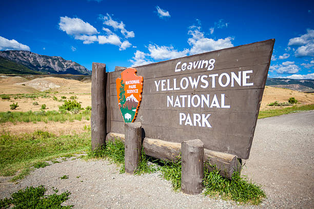istock 'Leaving Yellowstone National Park' Sign 513184977