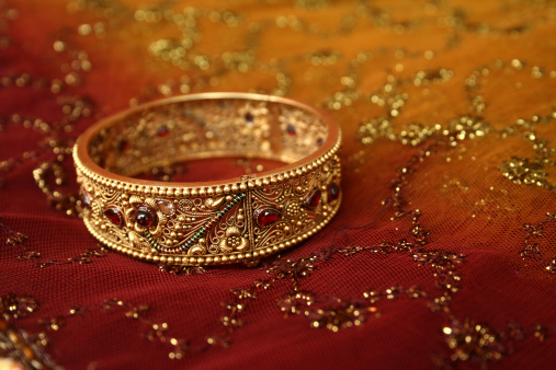 Gold Bangle On Saree Stock Photo - Download Image Now - Culture of India,  Gold - Metal, Gold Colored - iStock