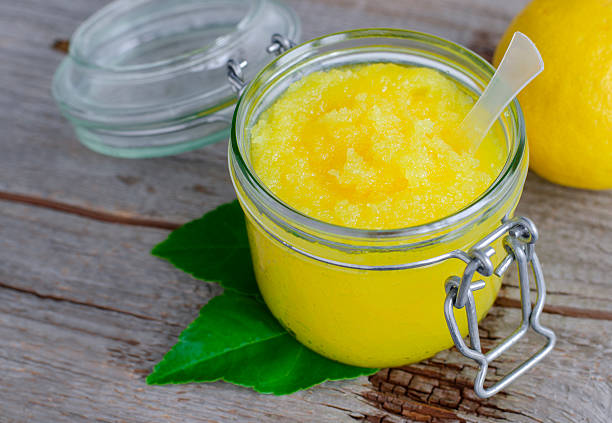 istock Lemon scrub with sugar, honey and olive oil 513223398