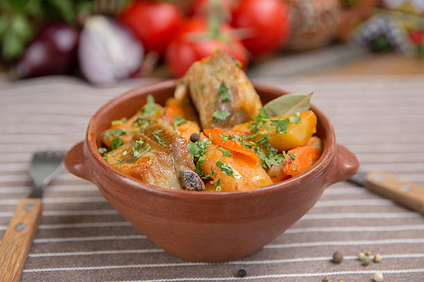 istock Roast in a pot with beef and vegetables 513228382