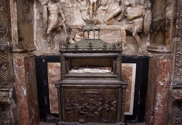 istock In Front of Relief Sculptures, Valencia Cathedral, Spain 513228683