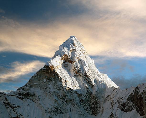 istock Evening view of Ama Dablam 513233428