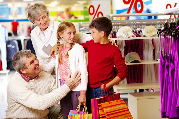 istock Family in department store 513234201