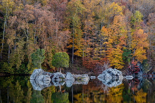 istock C&O Canal Park - autumn 7 513238296