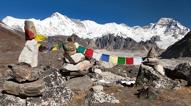 istock Mount Cho Oyu with prayer flags 513249360