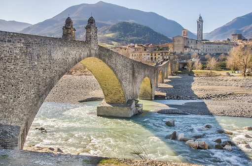Bobbio Val Trebbia puente sobre el río Piacenza Emilia romaña photo