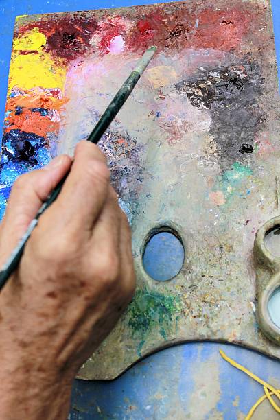 istock oil painting 513293117