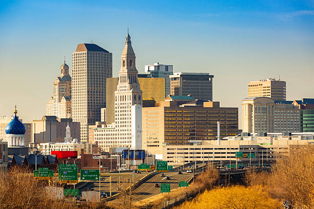istock Hartford skyline on a sunny afternoon 513304438