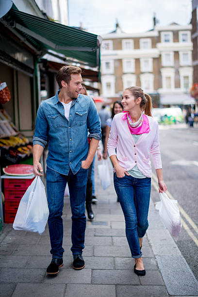 istock Couple buying groceries 513318489