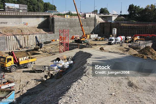 Baustelle Stockfoto und mehr Bilder von Aktivitäten und Sport - Aktivitäten und Sport, Arbeiten, Arrangieren