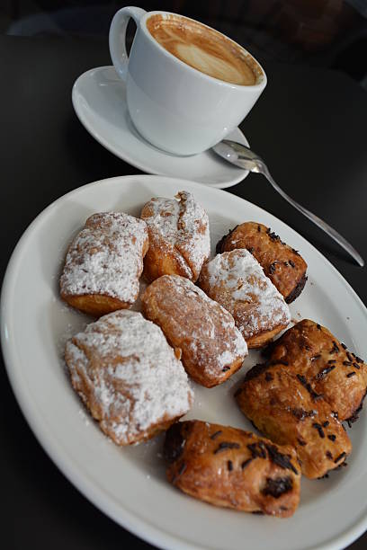 istock Cup Of Cappuccino And Cake. 513319949