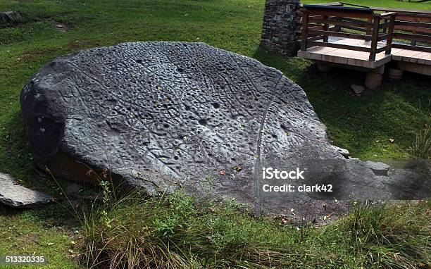 Judaculla Rock Foto de stock y más banco de imágenes de Roca - Roca, Carolina del Norte - Estado de los EE. UU., Cultura cheroqui