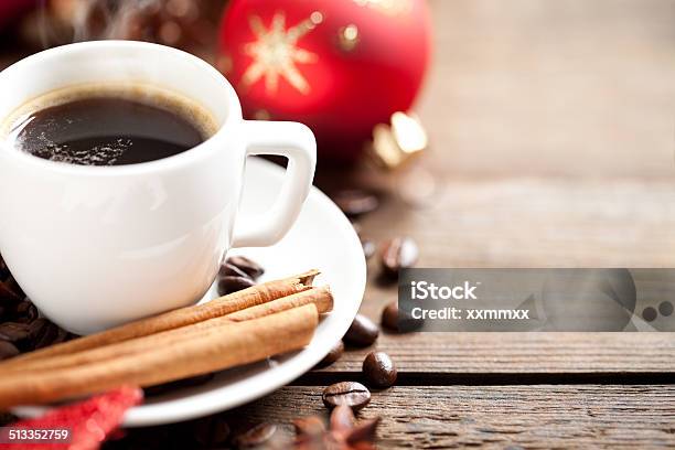 Café De Navidad Foto de stock y más banco de imágenes de Adorno de navidad - Adorno de navidad, Asado - Alimento cocinado, Bebida