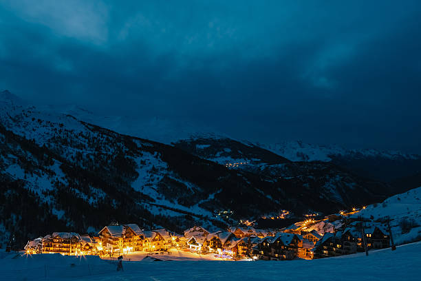 istock Ski Village At Night 513352935
