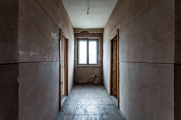istock Abandoned room in old factory 513366286
