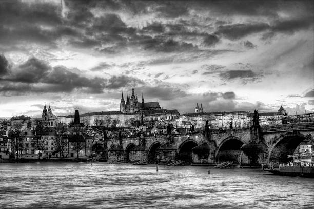 istock Prague castle at night - HDR photo 513367034