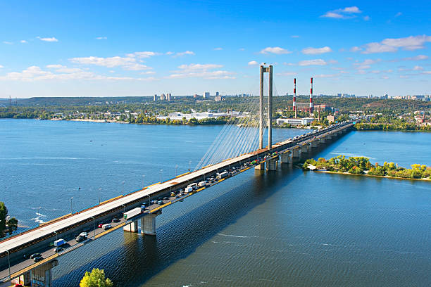 istock Southern Bridge in Kiev 513384852