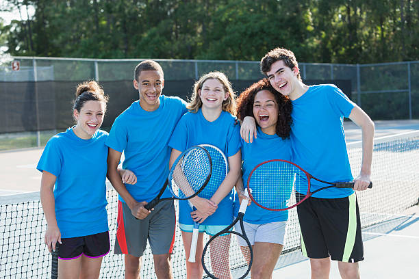 high school tennis zespołu - team sport enjoyment horizontal looking at camera zdjęcia i obrazy z banku zdjęć