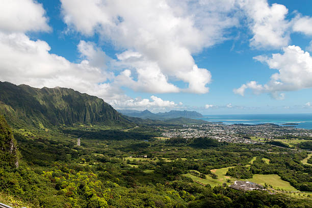 istock View from the Nuuanu Pali Lookout, Hawaii 513393845