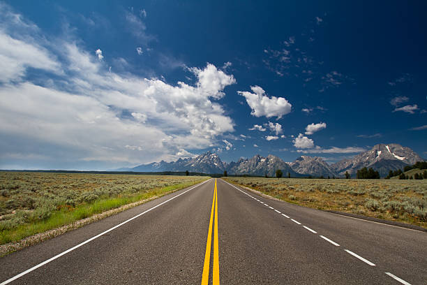 istock Road To Teton 513396167