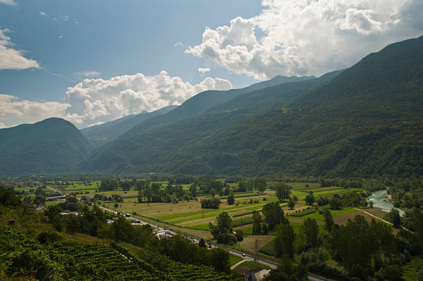 valtellina valtellina 渓谷景観 - teglio ストックフォトと画像