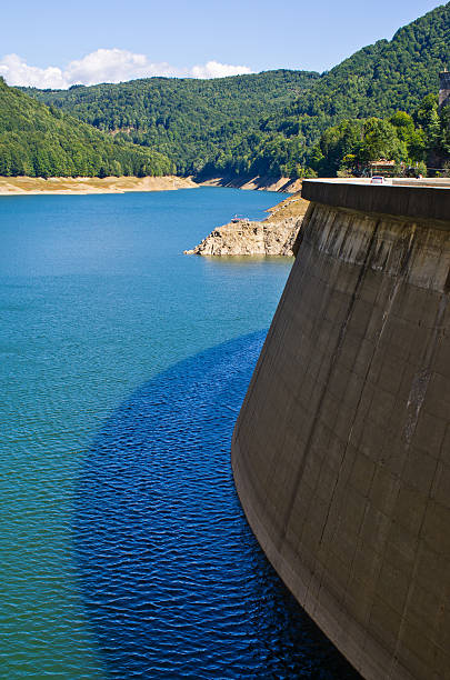 istock Dam lake Vidraru, Romania 513415320
