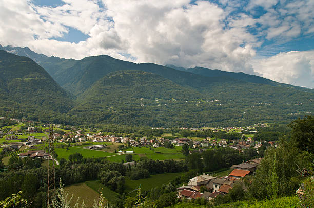 valtellina valtellina 渓谷景観 - teglio ストックフォトと画像