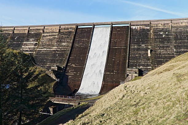 istock Baitings Dam, West Yorkshire, England, Front 513425498