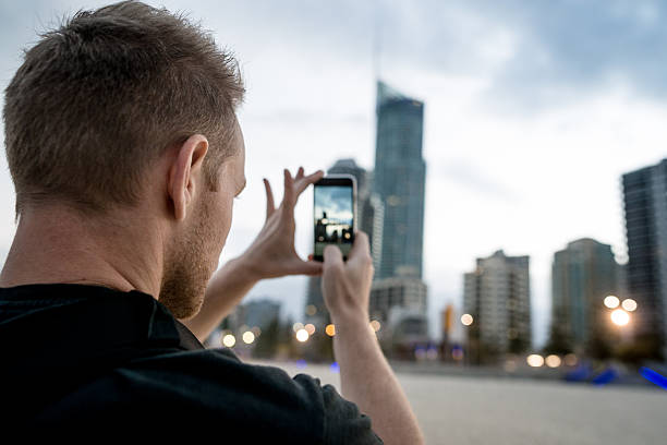 젊은 여행자 촬영 sidney - australia photographing camera beach 뉴스 사진 이미지