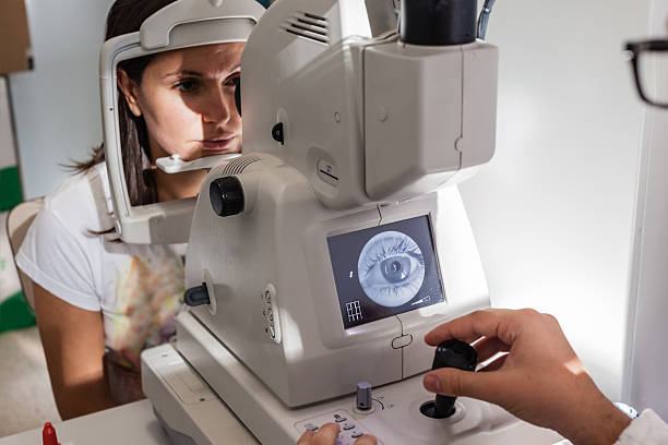 exame de retina - equipamento óptico - fotografias e filmes do acervo