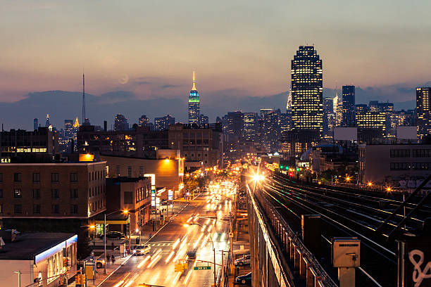 istock Sunset on the New York skyline silhouette 513446373