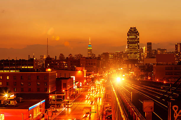 istock Sunset on the New York skyline silhouette 513447037