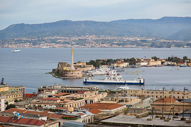 istock Messina Bay, Sicily, Italy 513490700