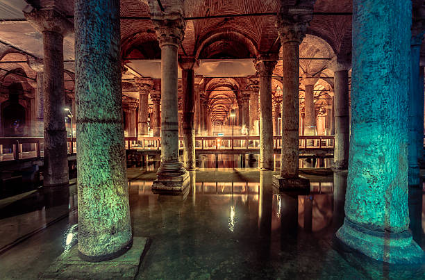 basilica cistern in istanbul - yerebatan sarnıcı fotoğraflar stok fotoğraflar ve resimler