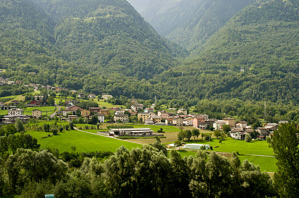 valtellina valtellina 渓谷景観 - teglio ストックフォトと画像