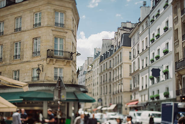 istock Streets of Paris 513535498