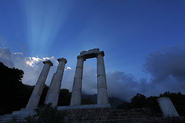 nike de samothrace site - winged victory photos et images de collection