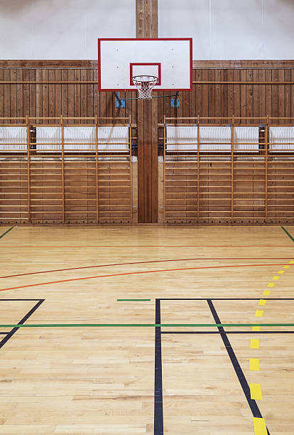 istock Retro indoor basketbakk hoop 513541552