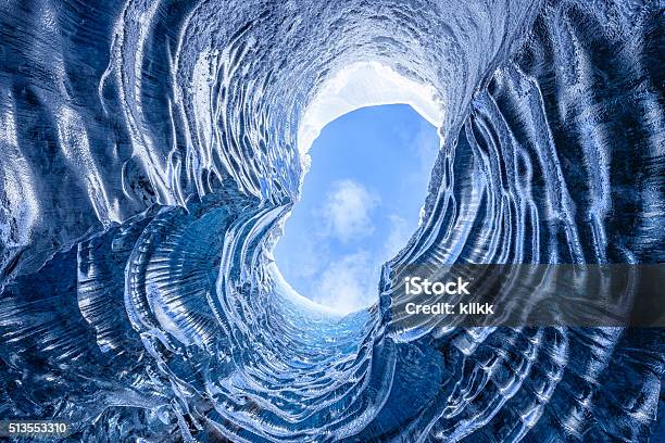 Photo libre de droit de Incroyable Glaciaire Cave banque d'images et plus d'images libres de droit de Impression forte - Impression forte, Paysage, Glacier - Glace