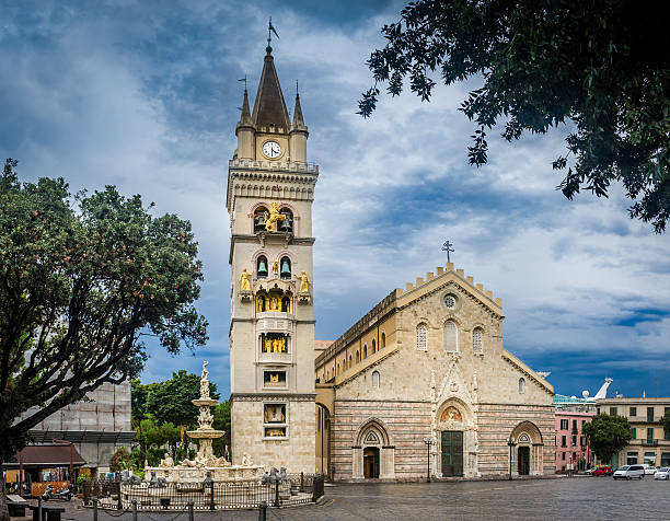 il duomo di messina - messina foto e immagini stock