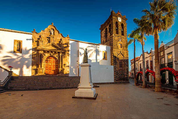 istock Central square in old town Santa Cruz de la Palma 513583286